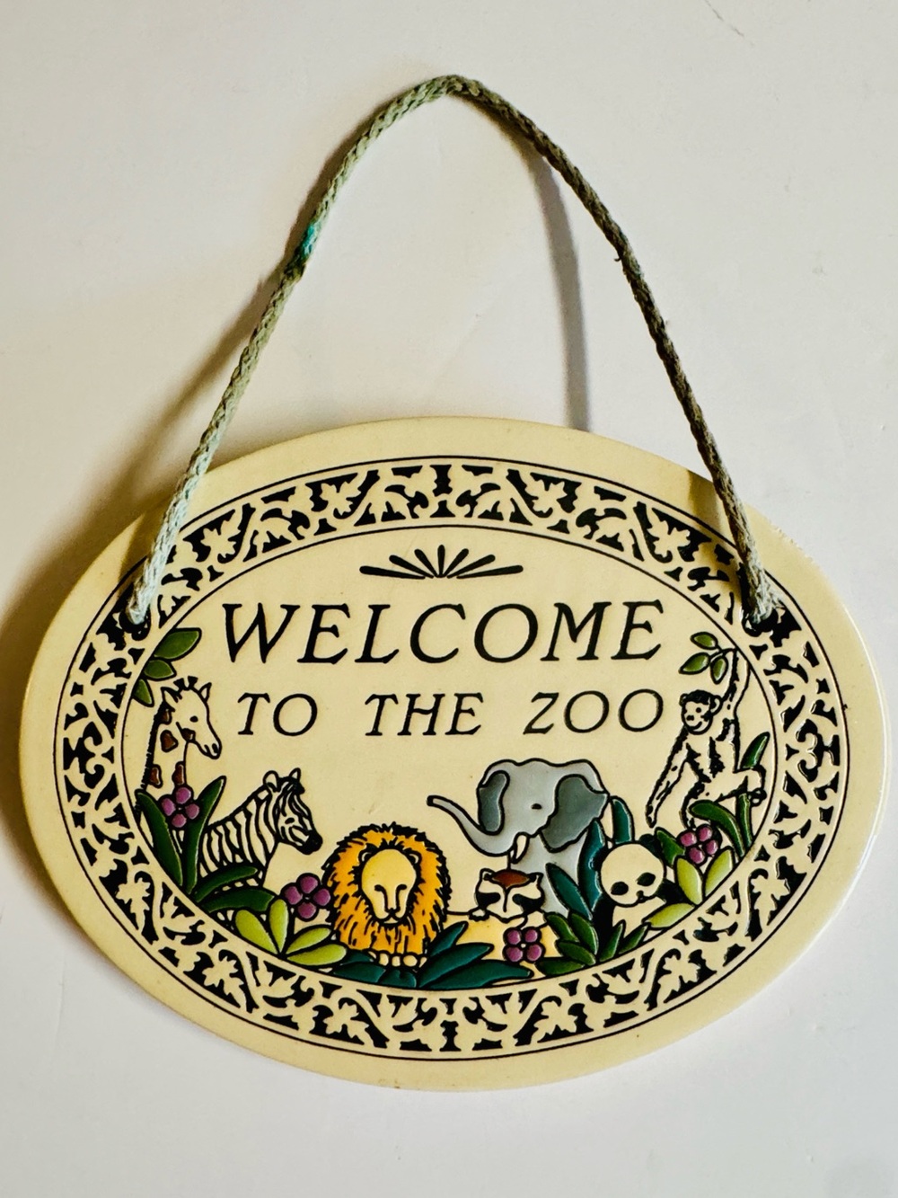 Vintage Trinity Pottery Welcome to the Zoo Oval Wall Decor - Cream & Multicolor